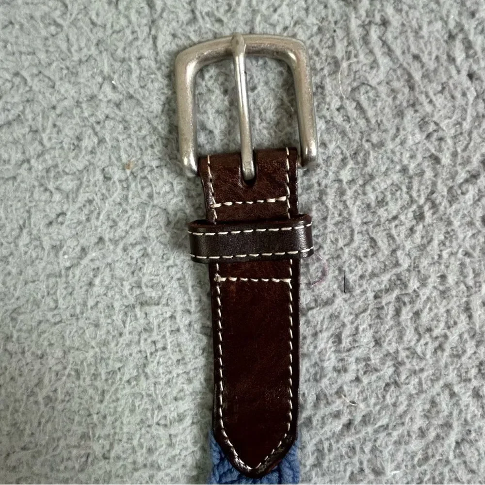 Vineyard Vines Mens blue and Brown Leather Belt size 42